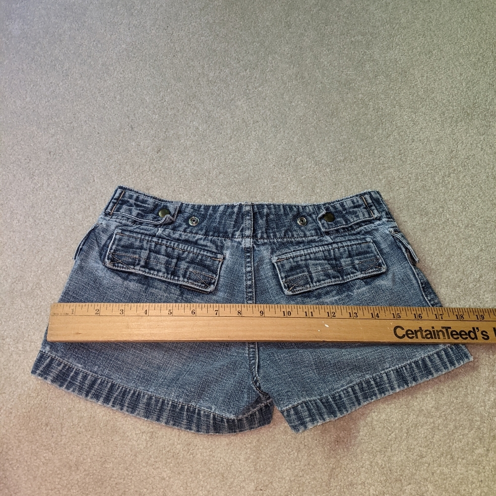 Old navy Jean shorts - Picture 10 of 16